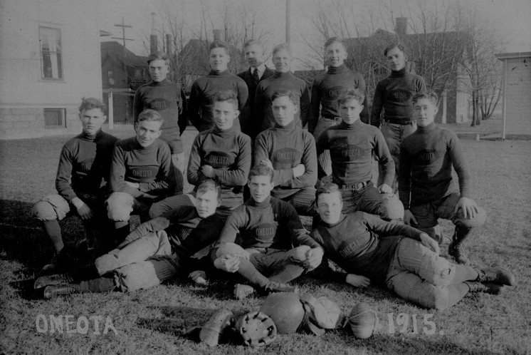 Oneota Football 1915