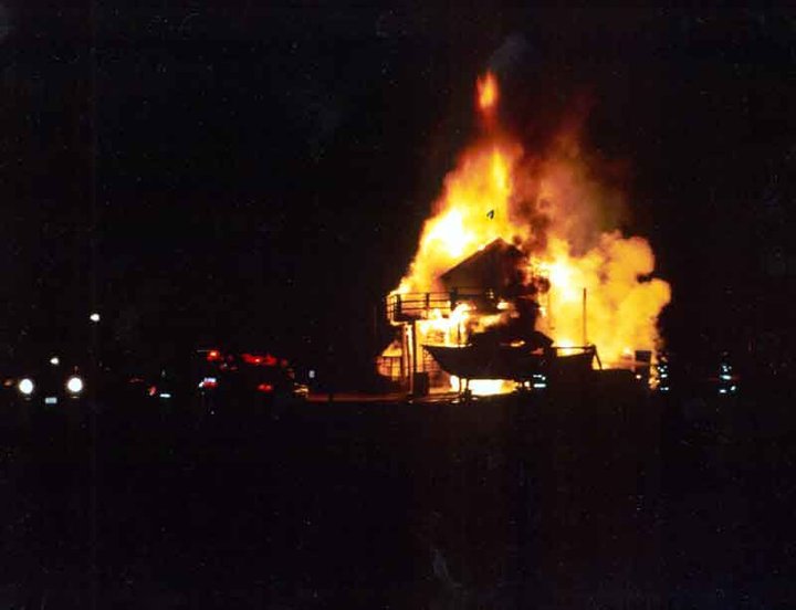 tom's burnt down bar