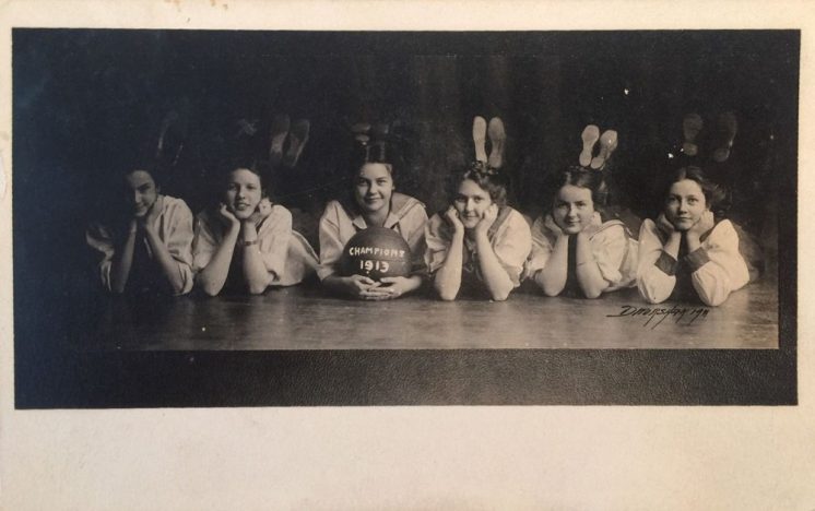 Girls Champions 1913 by Louis Dworshak 1911