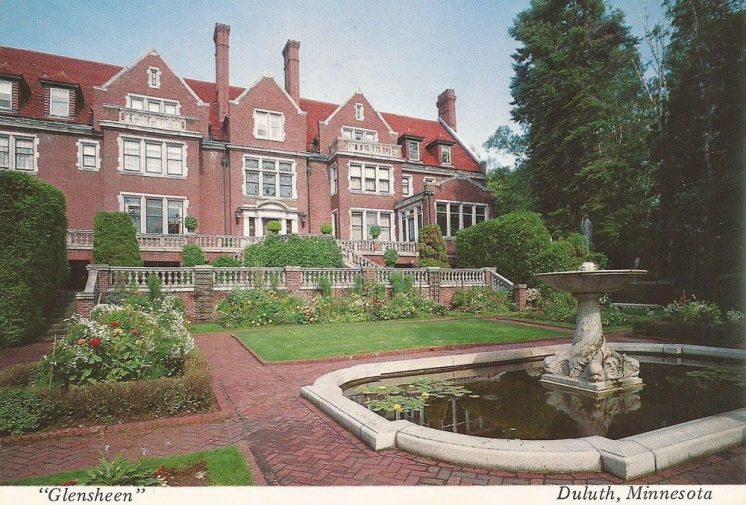 glensheen-mansion-lakeside